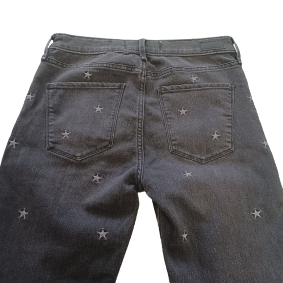 Abercrombie & Fitch Ankle High-rise Black Star Embroidered Cropped Jeans - Picture 9 of 16